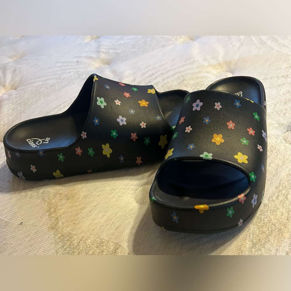 Kids sandals, worn once. Very cute